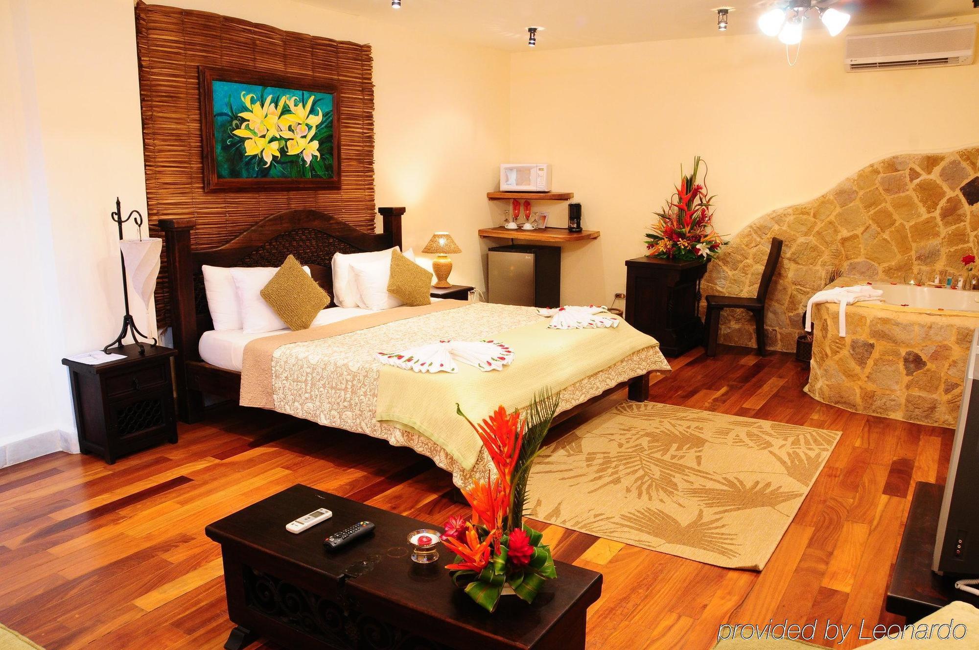 Issimo Suites Boutique Hotel & Spa - Adults Only Manuel Antonio Eksteriør bilde