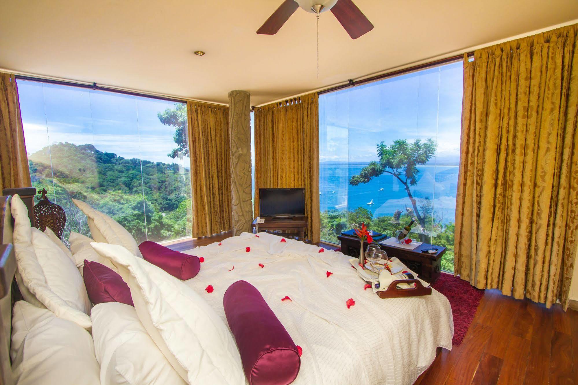 Issimo Suites Boutique Hotel & Spa - Adults Only Manuel Antonio Eksteriør bilde