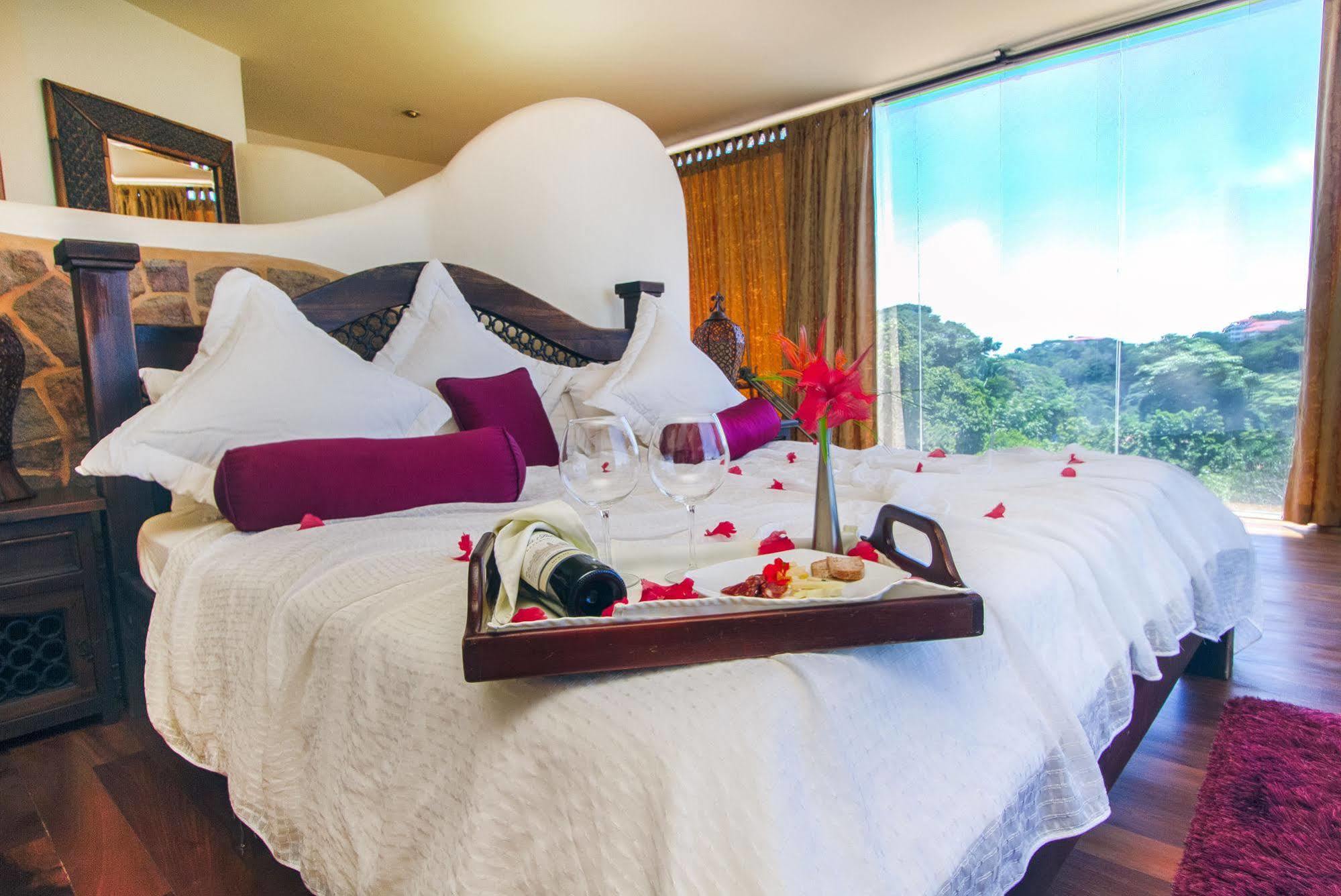 Issimo Suites Boutique Hotel & Spa - Adults Only Manuel Antonio Eksteriør bilde